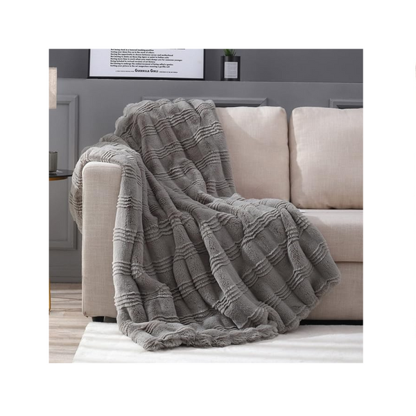 LuxenrelaX Plush Faux Fur Throw Blanket