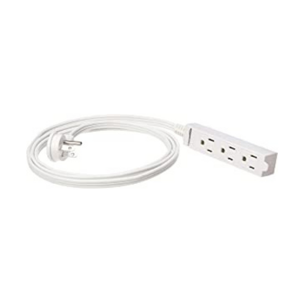 Paquete de 2 regletas de alimentación de 3 tomacorrientes con cable de extensión de 6' para interiores Amazon Basics con enchufe plano (blanco)