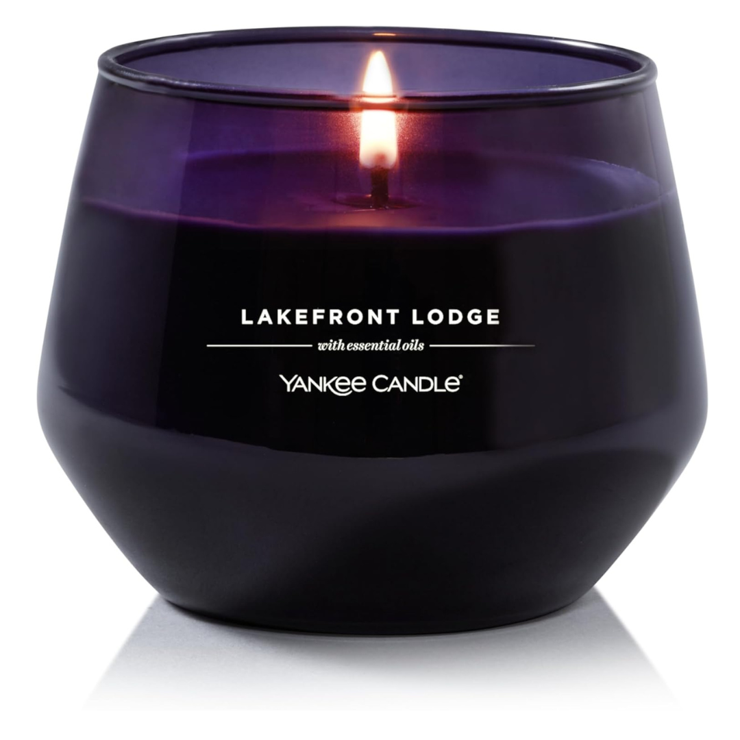 Yankee Studio 10 oz Lakefront Lodge with Essential-Oil Medium Candle