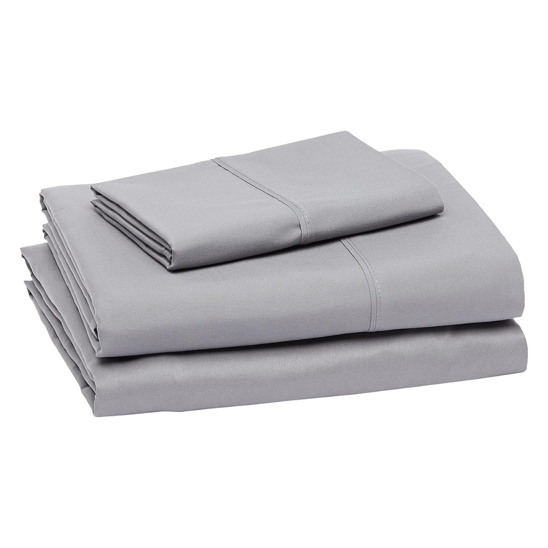 Amazon Basics Twin Size Lightweight 3-Piece Bed Sheet Set