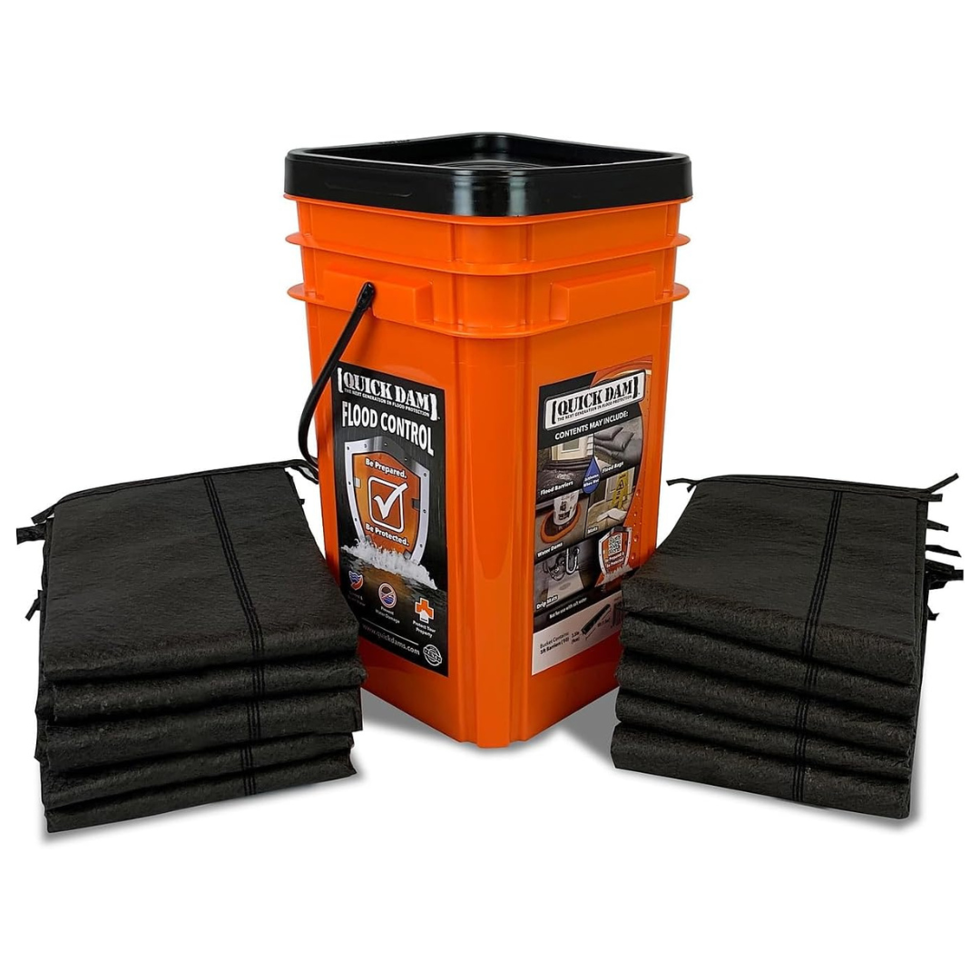 Quick Dam Grab & Go Flood Kit Includes 5-Ft Flood Barriers In Bucket (10)