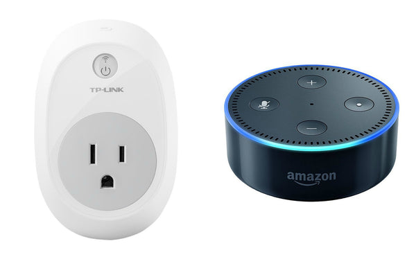 Echo Dot y un enchufe inteligente TP-Link