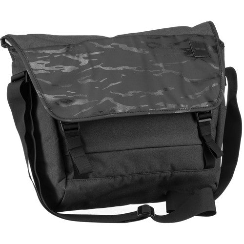 Bolso bandolera Incase Designs Corp Compass (camuflaje negro)