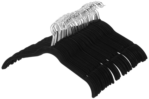 Pack de 50 perchas para camisas o vestidos de terciopelo de AmazonBasics