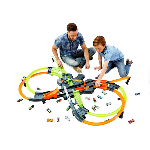 Hot Wheels Colossal Crash Track Set